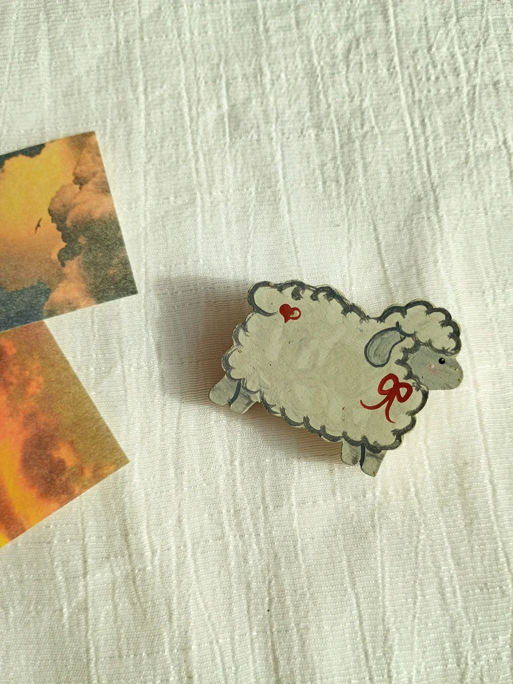 🐑 COTTAGE CORE 🐑 VTG Artisan, Folkart, Hand-Painted Wood Sheep Brooch, Shabby